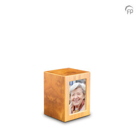 Persoonlijke handgemaakte houten MDF urn met foto lichtbruin medium| fp-MPG 001 M