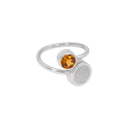 Zilveren elegante as ring met briljant in kleur en vingerafdruk | tw-816