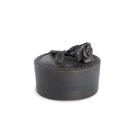 Handgemaakte mini urn van brons met roos| ds-B-04