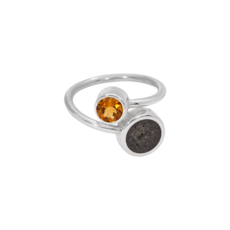 Zilveren elegante as ring met briljant in kleur | tw-814