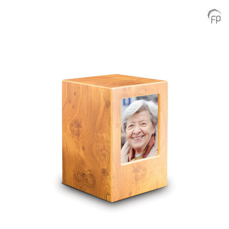 Persoonlijke handgemaakte houten MDF urn met foto lichtbruin | fp-MPG 001
