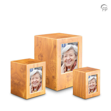 Persoonlijke handgemaakte houten MDF urn met foto lichtbruin small| fp-MPG 001 S