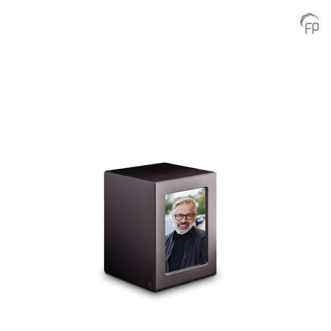 Persoonlijke handgemaakte houten MDF urn met foto zwart medium| fp-MPG 003 M