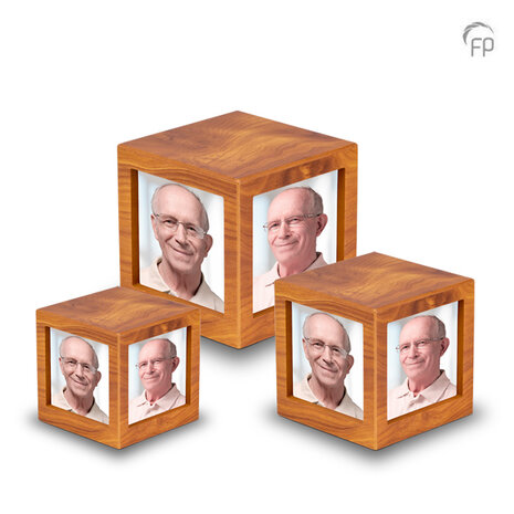 Persoonlijke handgemaakte houten MDF urn met foto's lichtbruin small | fp-MPG 004 S