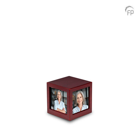 Persoonlijke handgemaakte houten MDF urn met foto's wijnrood small | fp-MPG 005 S