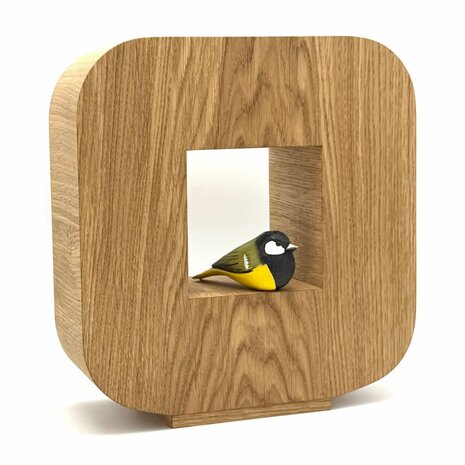 Houten grote urn Linde eikenhout met koolmeesje | hu-DHU A 302