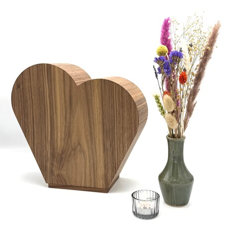 Houten grote urn Hart notenhout | hu-DHU A 322