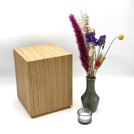 Houten grote urn modern vierkant eikenhout | hu-DHU A 371